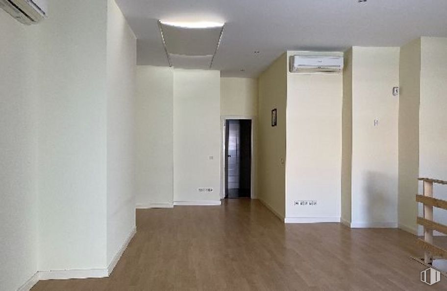 Oficina en venta en Calle Tánger, 1, San Sebastián de los Reyes, Madrid, 28700 con mueble, accesorio, entrada, madera, mediante, piso, exterior automotriz, madera dura, edificio, techo y suelo laminado alrededor