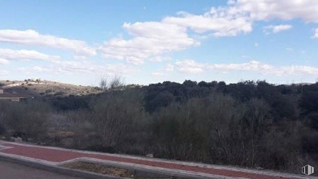 Land for sale at Calle Cilantro, Toledo, 45008 with cloud, sky, plant, natural landscape, asphalt, road surface, grass, tar, horizon and plain around