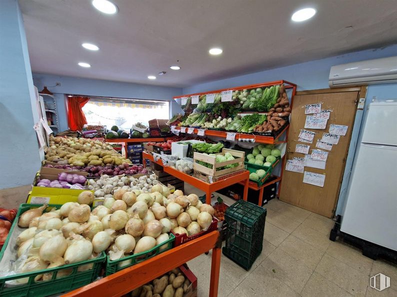 Local en venta en Zona Descubridores, Leganés, Madrid, 28911 con comida, alimentos naturales, alimentos integrales, estante, venta al por menor, verduras, comercio, frutería, grupo de alimentos y alimentos locales alrededor