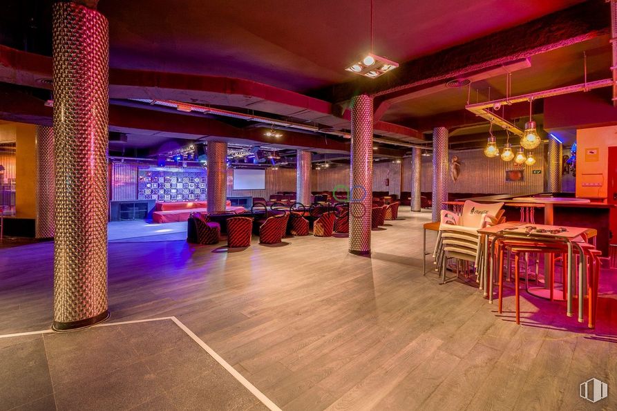 Retail for sale at Calle Real, Yunquera de Henares, Guadalajara, 19210 with table, lighting, light fixture, decoration, purple, chair, ceiling, magenta, flooring and leisure around