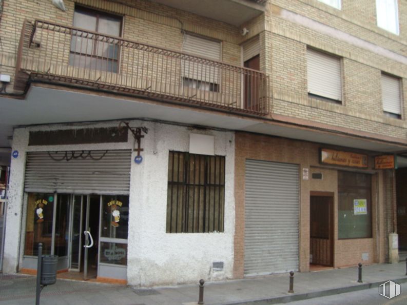 Local en venta en Calle Padre Juan de Mariana, 7, Talavera de la Reina, Toledo, 45600 con ventana, puerta, propiedad, edificio, accesorio, barrio, pared, madera, fachada y bienes raíces alrededor