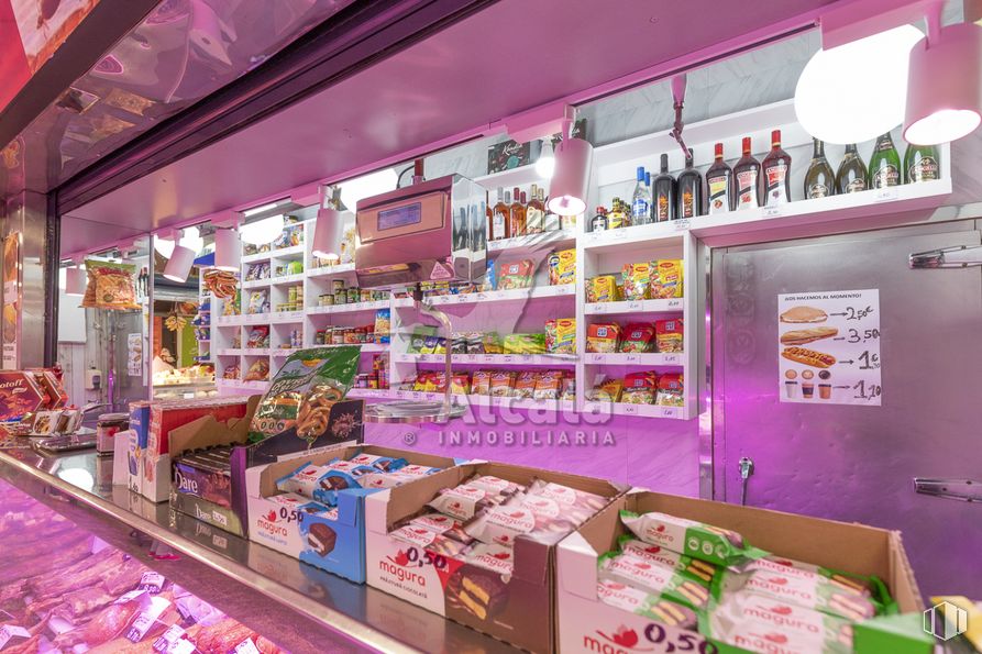 Retail for sale at Galerías Juan de Austria, Alcalá de Henares, Madrid, 28804 with food, shelf, product, interior design, shelving, customer, building, convenience store, retail and convenience food around