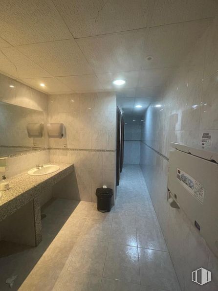 Local en venta en Calle Pizarro, 28, Huecas, Toledo, 45511 con secador de manos, suelos, suelo, hall, edificio, techo, casa, hormigón, suelo de baldosas y material compuesto alrededor