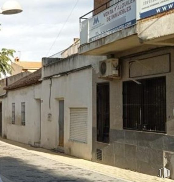 Local en alquiler en Travesía Plaza, Alameda de la Sagra, Toledo, 45240 con ventana, cielo, edificio, arquitectura, accesorio, barrio, nube, zona residencial, fachada y bienes raíces alrededor