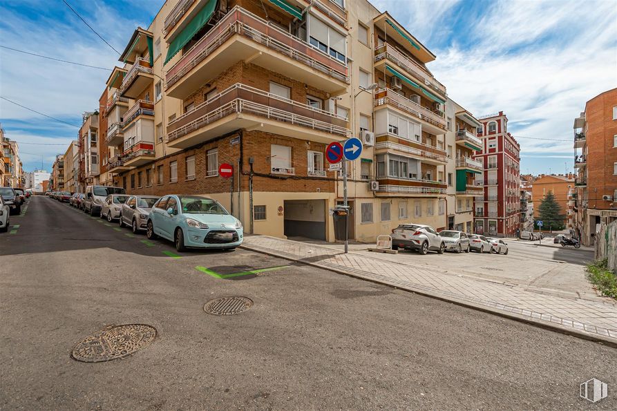 Local en venta en Calle Rábida, Tetuán, Madrid, 28039 con coche, edificio, nube, rueda, cielo, neumático, vehículo, ventana, planta y diseño urbano alrededor