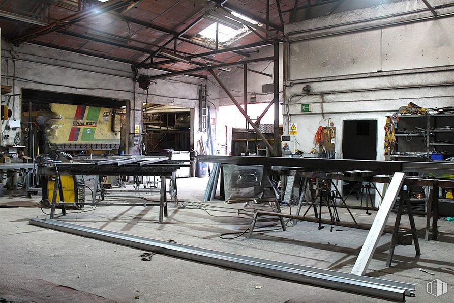 Industrial for sale at Zona Collado Mediano, Collado Mediano, Madrid, 28450 with floor, flooring, lighting, composite material, metal, ceiling, iron, engineering, workshop and industry around