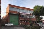 Nave en alquiler y venta en Calle Ruiseñor, 4, Fuenlabrada, Madrid, 28946 con coche, edificio, luz de estacionamiento automotriz, cielo, propiedad, neumático, planta, rueda, nube y vehículo alrededor