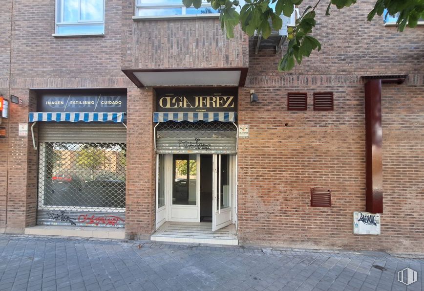 Local en venta en San Blas - Las Rosas  , San Blas - Canillejas, Madrid, 28022 con ventana, material compuesto, albañilería, puerta, ladrillo y material de construcción alrededor