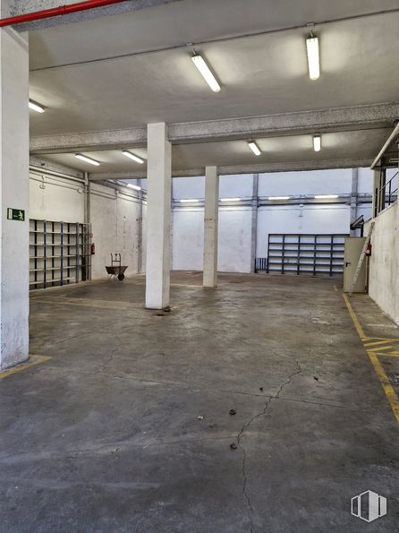 Nave en alquiler en Calle Adaptación, Getafe, Madrid, 28906 con lámpara, alumbrado, accesorio, suelo, suelos, hall, aparcamiento, gas, material compuesto y techo alrededor