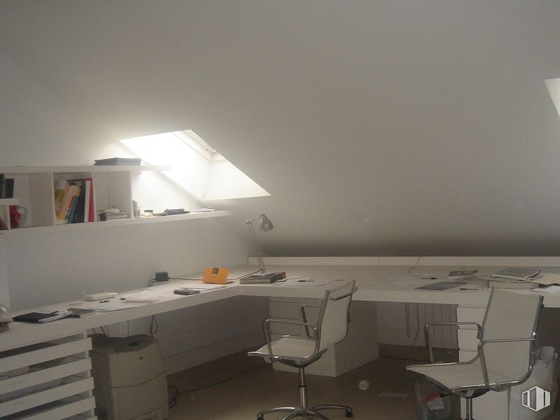 Office for rent at Plaza Constitución, 13, El Álamo, Madrid, 28607 with chair, table, lighting, bookcase, property, building, interior design, architecture, grey, floor, flooring around