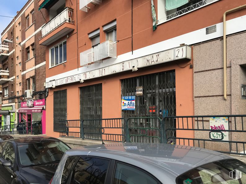 Local en venta en Calle Doctor Lozano, Puente de Vallecas, Madrid, 28038 con coche, ventana, edificio, propiedad, vehículo, vehículo de motor, exterior automotriz, cielo, barrio y espacio público alrededor