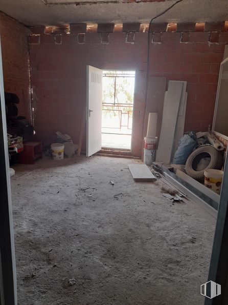 Retail for sale & for rent at Zona La Perlita, Arganda del Rey, Madrid, 28500 with building, wood, floor, door, flooring, hall, house, hardwood, gas and living room around