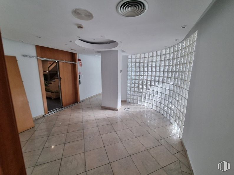 Oficina en venta en Edificio Ecu, Calle Pollensa, 6, Las Rozas de Madrid, Madrid, 28230 con alumbrado, edificio, accesorio, diseño de interiores, madera, piso, suelo, casa, pared y material compuesto alrededor