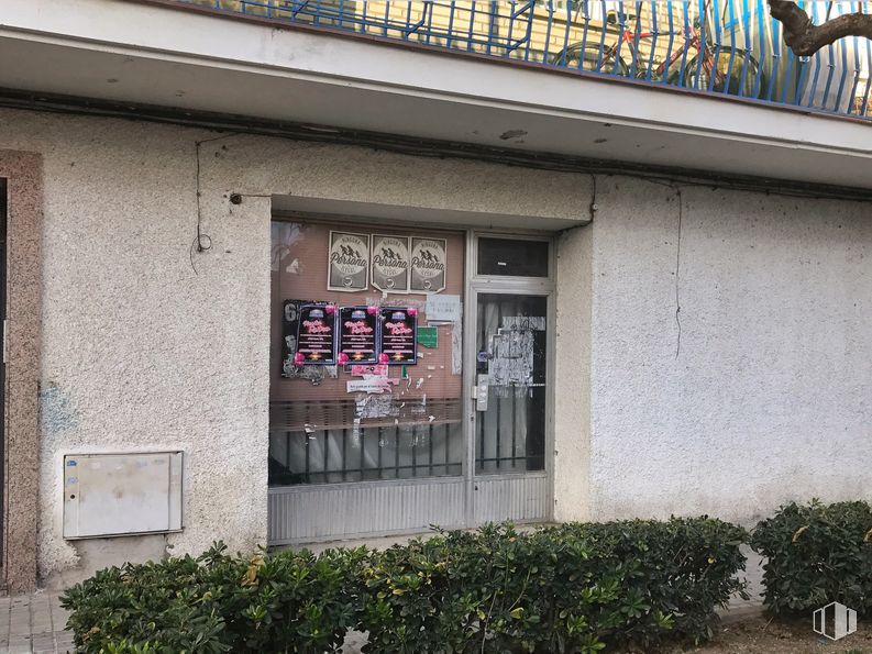 Local en venta en Avenida Belén, 20, Ciempozuelos, Madrid, 28350 con marco, puerta, planta, propiedad, fuente, barrio, arte, fachada, ciudad y ladrillo alrededor