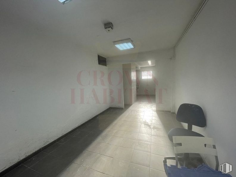 Nave en alquiler en Calle Moraleja de Enmedio, 10, Móstoles, Madrid, 28938 con silla, mueble, edificio, piso, accesorio, suelo, techo, casa, puerta y espacio alrededor