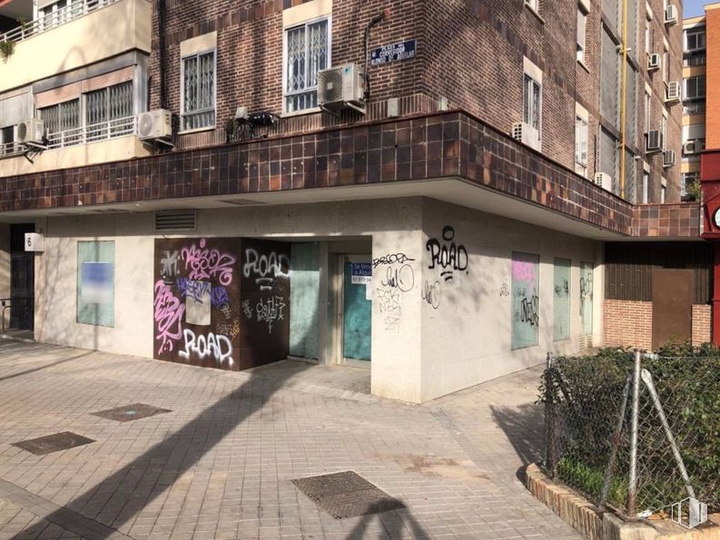 Local en venta en Zona Moratalaz, Moratalaz, Madrid, 28030 con ventana, edificio, superficie de la carretera, planta, barrio, arte, diseño urbano, fuente, carretera y ciudad alrededor