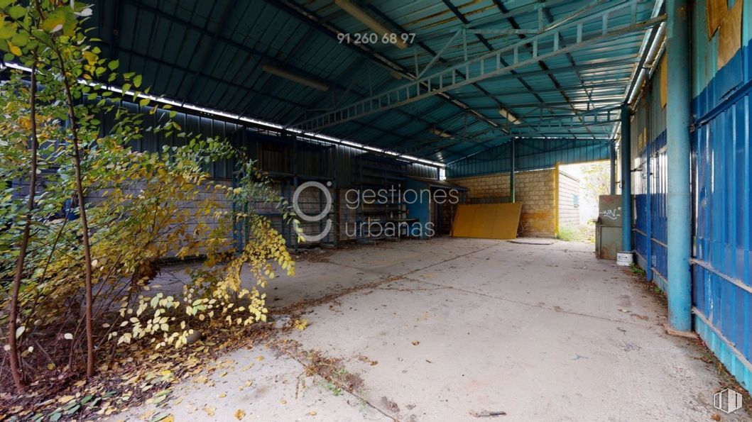 Nave en alquiler en Zona Estación, Valdemoro, Madrid, 28343 con planta, asfalto, sombra, superficie de carretera, arte, ciudad, hormigón, material compuesto, fachada y madera alrededor