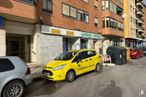 Local en alquiler en Calle Hermanos Becerril, Cuenca, 16004 con coche, neumático, rueda, ventana, vehículo terrestre, vehículo, edificio, vehículo de motor, diseño automovilístico y iluminación del automóvil alrededor