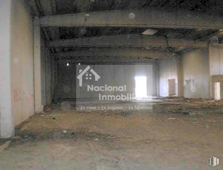 Nave en venta en Paraje Las Cruces, Aguilafuente, Segovia, 40340 con piso, material compuesto, suelo, hormigón, accesorio, material de construcción, evento, madera, techo y pasillo alrededor