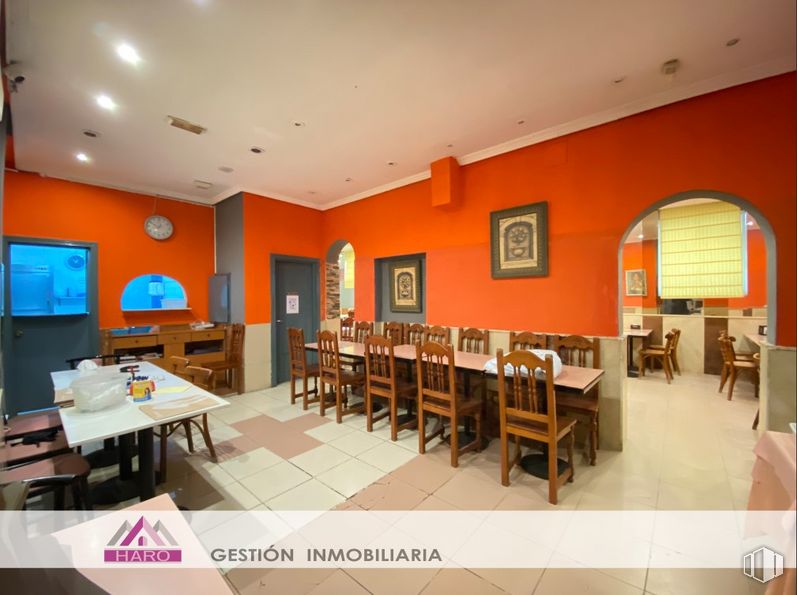 Retail for rent at Calle Hernani, 48, Tetuán, Madrid, 28020 with chair, table, furniture, picture frame, orange, interior design, building, real estate, desk and ceiling around