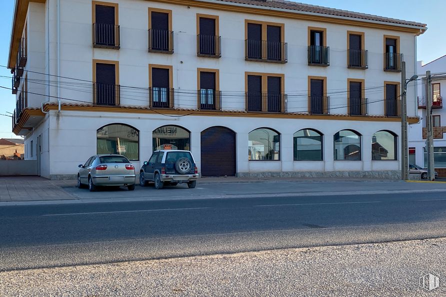 Retail for sale & for rent at Avenida Magallanes, 21, Santa Cruz de la Zarza, Toledo, 45370 with car, building, window, sky, wheel, tire, vehicle, motor vehicle, house and automotive exterior around