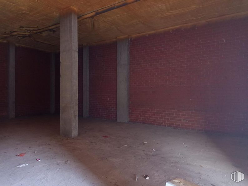 Retail for rent at Carretera Noblejas, 7, Ocaña, Toledo, 45300 with wall, floor, flooring, ceiling, brown, composite material, brickwork, brick, concrete and building material around