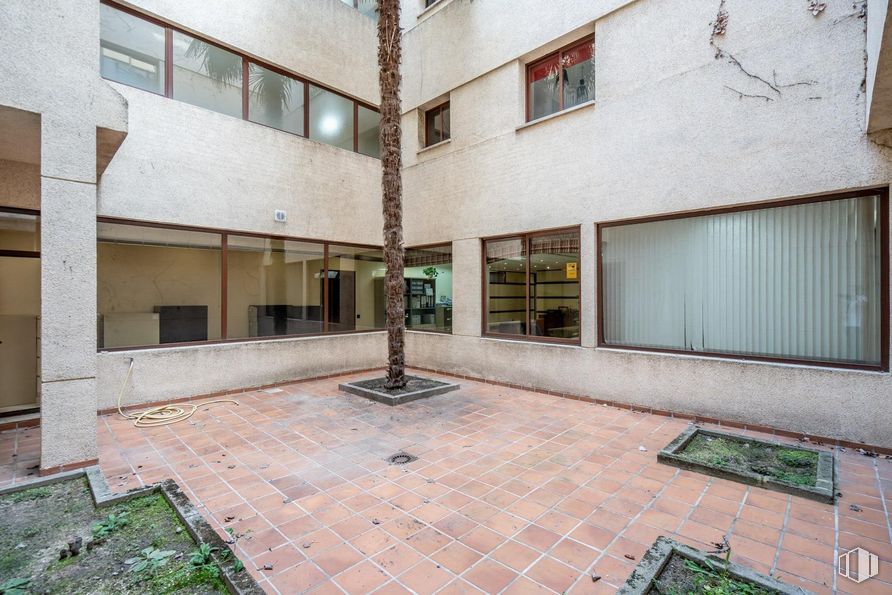 Oficina en venta en Zona Auditorio, Las Rozas de Madrid, Madrid, 28230 con ventana, pared, suelos, suelo, apartamento, techo, material compuesto, hormigón, suelo de baldosas y iluminación natural alrededor