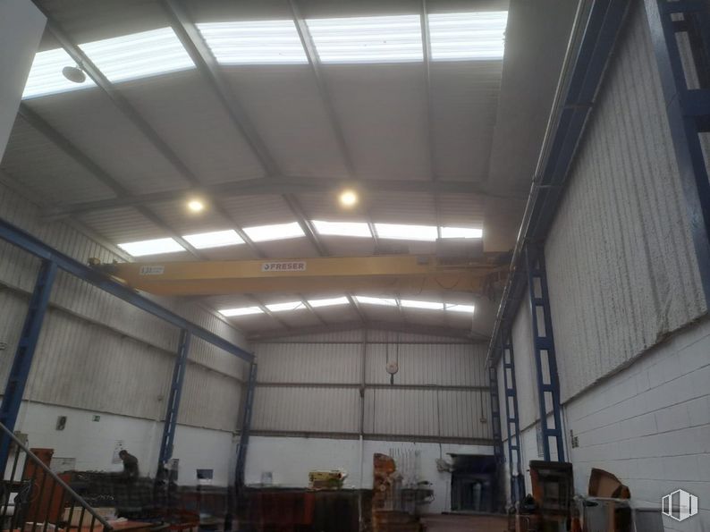 Industrial for rent at Calle Fresadores, Camarma de Esteruelas, Madrid, 28816 with field house, wood, window, fixture, beam, ceiling, building, shade, roof and hall around