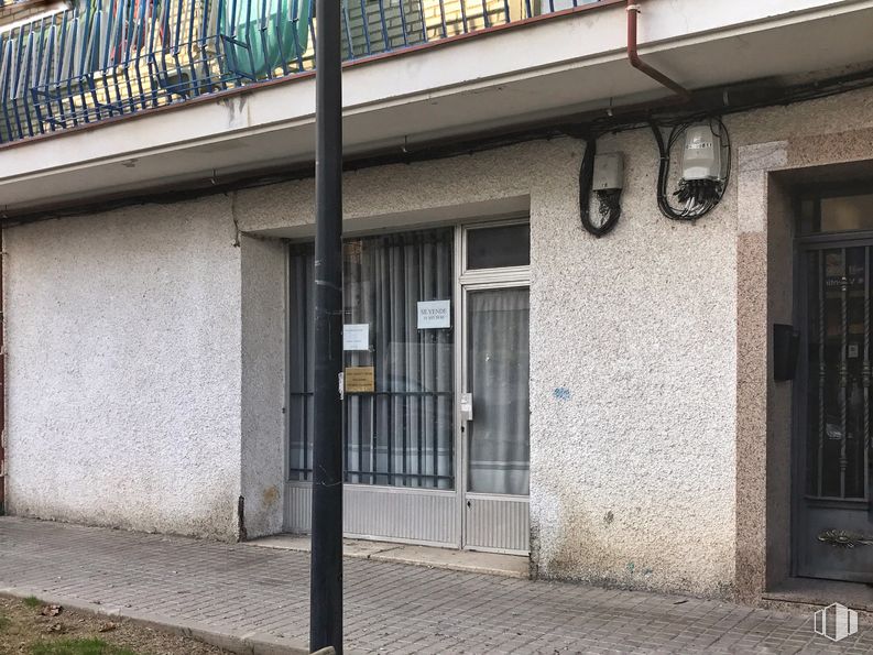 Local en venta en Avenida Belén, 20, Ciempozuelos, Madrid, 28350 con puerta, propiedad, edificio, barrio, espacio público, ladrillo, fachada, acera, planta y ciudad alrededor