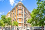 Oficina en alquiler en Calle Juan de Mena, 19, Retiro, Madrid, 28014 con coche, edificio, cielo, nube, propiedad, rueda, neumático, árbol, ventana y condominio alrededor