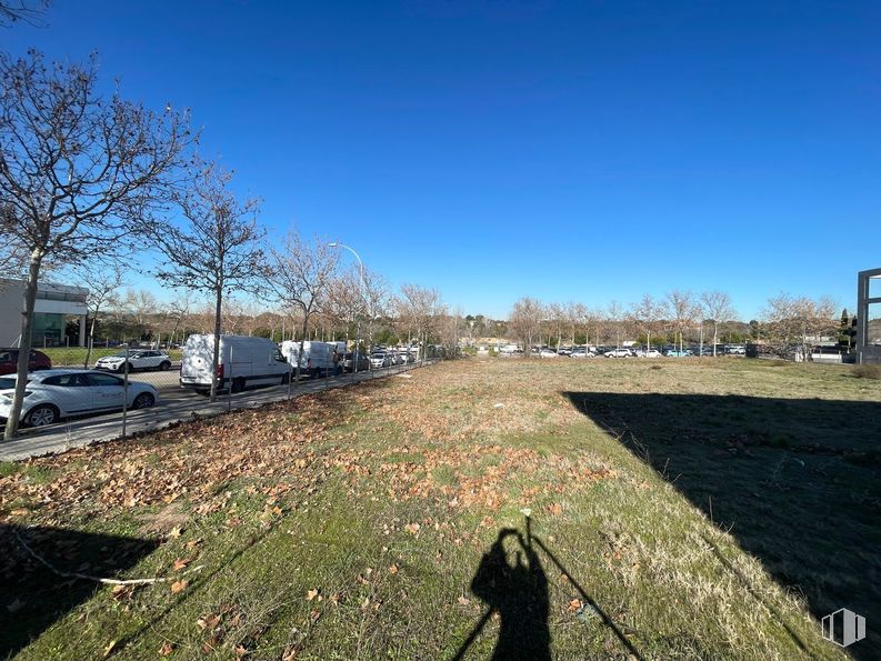 Land for sale at Calle Impresores, 18, Boadilla del Monte, Madrid, 28660 with car, van, parking and parking lot around