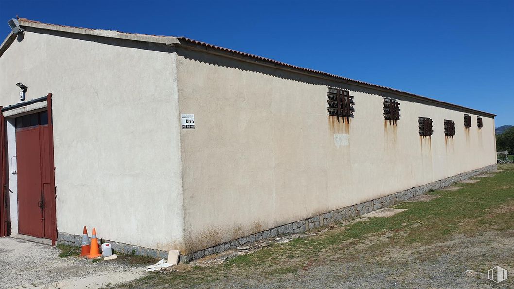 Nave en venta en Camino Molino, Villacastín, Segovia, 40150 con puerta, cielo, lote de terreno, madera, hierba, fachada, tintes y matices, material compuesto, paisaje y pendiente alrededor