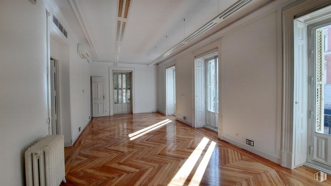 Oficina en alquiler en Calle Antonio Maura, Retiro, Madrid, 28014 con propiedad, edificio, accesorio, ventana, madera, hall, interiorismo, suelos, suelo y tinte para madera alrededor