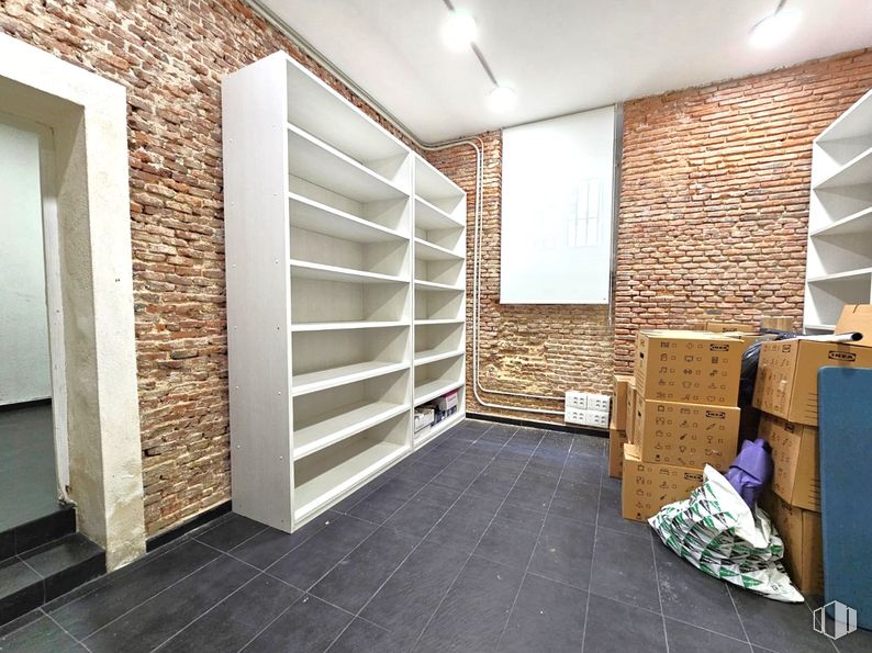 Oficina en venta en Calle Velázquez, 19, Salamanca, Madrid, 28001 con estantería, caja, caja de envío, madera, interiorismo, arquitectura, suelos, suelo, ladrillo y sombra alrededor