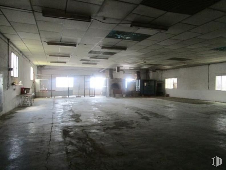 Industrial for sale at Centro Borox, Borox, Toledo, 45222 with window, fixture, hall, floor, flooring, building, city, ceiling, composite material and space around