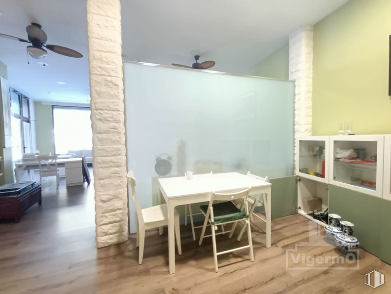 Local en venta en Paseo Democracia, Torrejón de Ardoz, Madrid, 28850 con ventilador de techo, mesa, silla, mueble, madera, alumbrado, interiorismo, suelos, suelo y estante alrededor