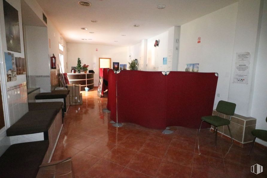 Local en venta en Calle Maestro Bretón, Getafe, Madrid, 28904 con silla, mueble, madera, suelos, suelo, hall, mesa, casa, madera dura y planta de interior alrededor