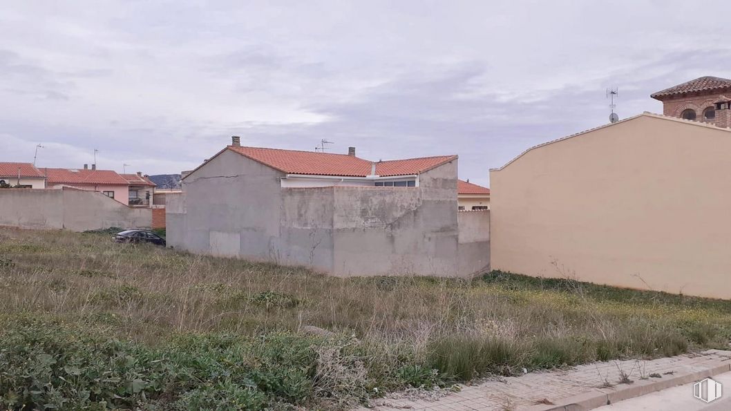 Land for sale at Casco urbano, Los Yébenes, Toledo, 45470 with house, building, plant, sky, cloud, land lot, landscape, facade, roof and road around