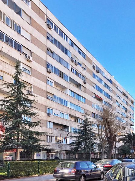 Local en venta en Calle Río Duero, Alcorcón, Madrid, 28923 con coche, edificio, vehículo terrestre, rueda, neumático, día, vehículo, propiedad, cielo y ventana alrededor