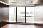 Office for sale at Calle Marie Curie, Rivas-Vaciamadrid, Madrid, 28529 with building, fixture, interior design, window, floor, wood, flooring, vehicle door, automotive exterior and glass around