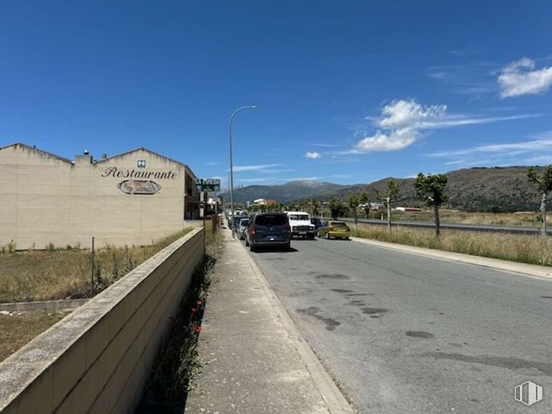 Suelo en venta en Avenida Francisco Mateos Rodríguez, El Barco de Ávila, Ávila, 05600 con coche, luz de la calle, cielo, nube, vehículo, infraestructura, superficie de la carretera, asfalto, alquitrán y vía pública alrededor