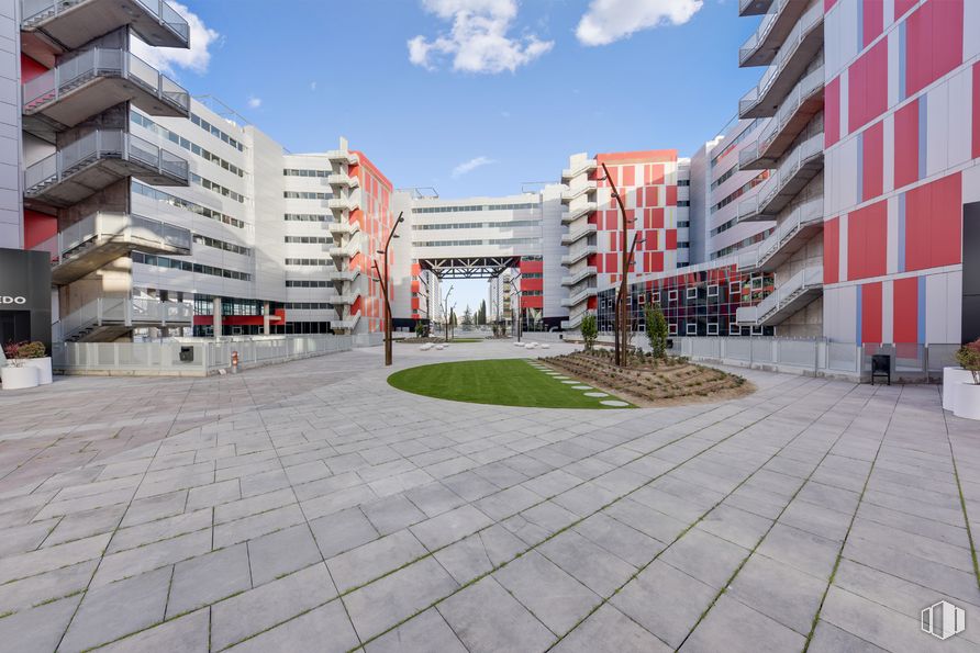 Oficina en alquiler en Edificio Square Garden, Calle Marie Curie, 9, Rivas-Vaciamadrid, Madrid, 28529 con edificio, propiedad, cielo, nube, superficie de carretera, bloque de torre, diseño urbano, condominio, planta y barrio alrededor