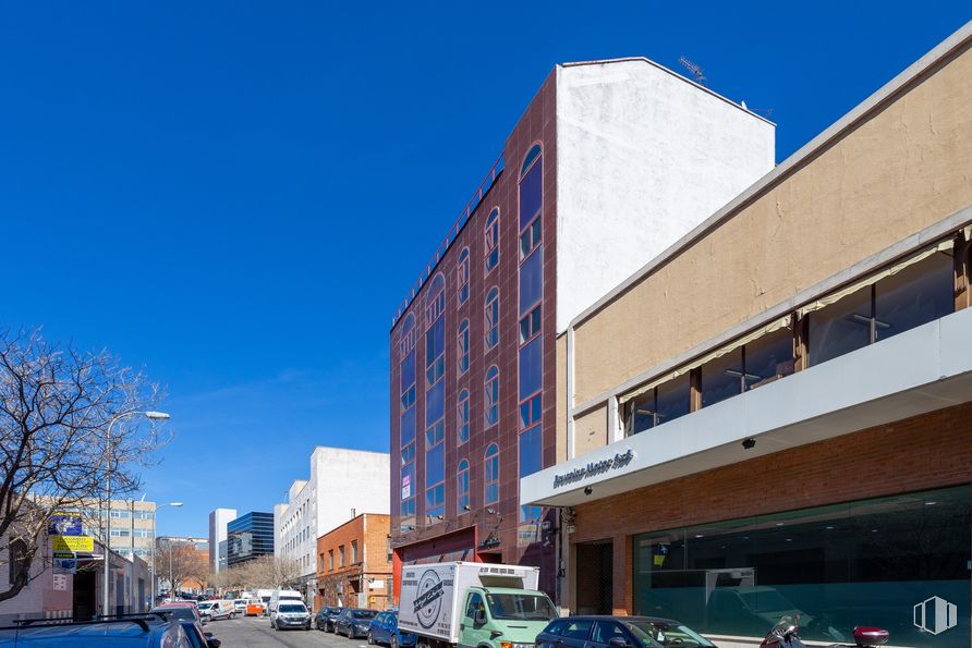 Oficina en venta en Calle Alfonso Gómez, 37, San Blas - Canillejas, Madrid, 28037 con edificio, cielo, ventana, diseño urbano, bloque de pisos, vecindario, condominio, barrio residencial, fachada y bienes raíces alrededor