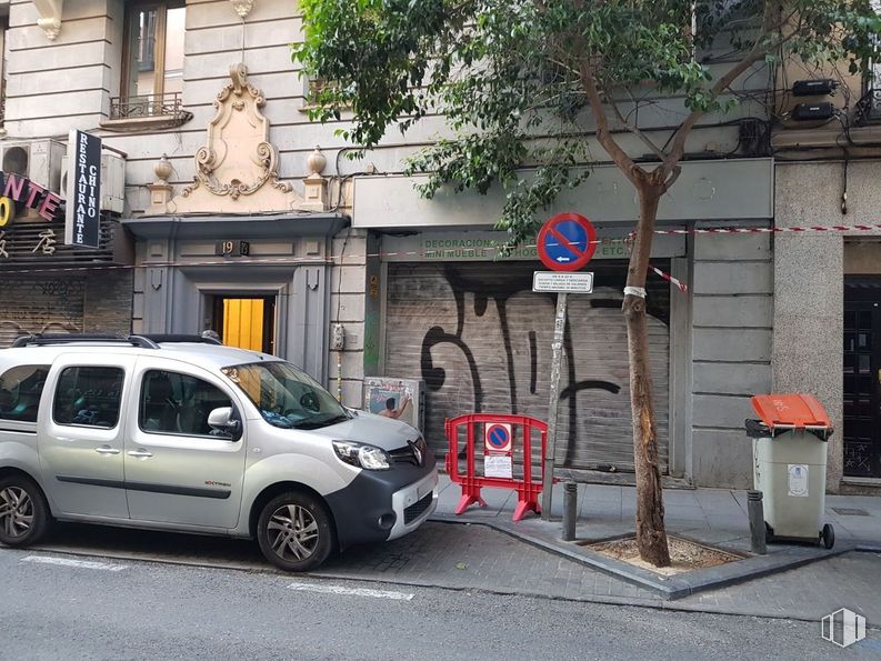 Local en alquiler en Calle Hortaleza, Centro, Madrid, 28004 con rueda, coche, neumático, vehículo, ventana, edificio, vehículo motorizado, árbol, neumático automotriz y tapacubos alrededor