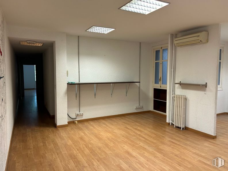 Oficina en alquiler en Calle Ríos Rosas, 36, Chamberí, Madrid, 28003 con lámpara, alumbrado, hall, accesorio, madera, suelos, suelo, ebanistería, madera dura y suelo laminado alrededor