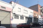 Industrial for sale at Calle San Fernando, 20, Leganés, Madrid, 28917 with car, window, building, wheel, tire, automotive parking light, land vehicle, sky, property and vehicle around