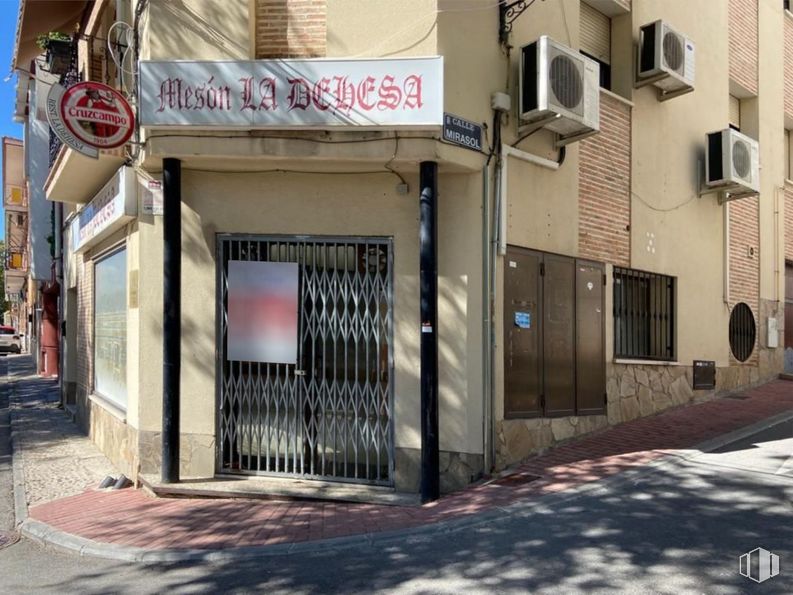 Local en venta en Calle Real, Arganda del Rey, Madrid, 28500 con ventana, edificio, puerta, fuente, carretera, madera, gas, fachada, ciudad y acera alrededor