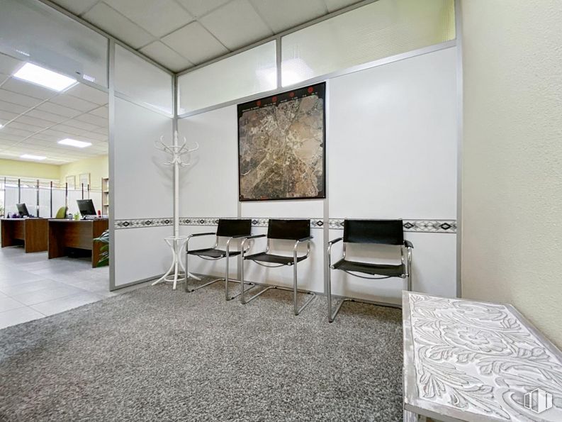 Oficina en venta en Calle Azuela, Collado Villalba, Madrid, 28400 con silla, lámpara, mesa, mesa, mueble, planta de interior, interiorismo, suelos, suelo y pared alrededor