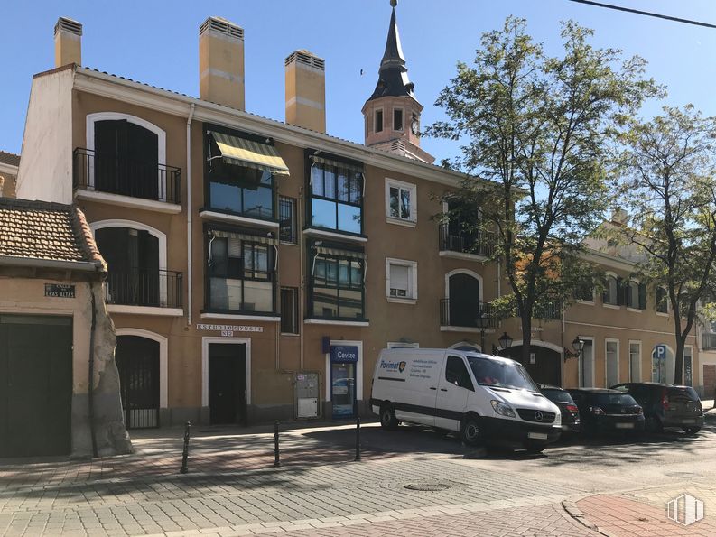 Local en venta en Calle Eras Altas, Villa de Vallecas, Madrid, 28031 con camioneta, edificio, ventana, coche, cielo, rueda, vehículo, vehículo de motor, neumático y diseño urbano alrededor