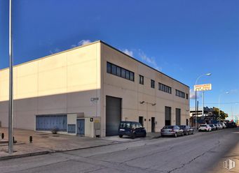 Industrial for sale at Calle del Plomo, San Martín de la Vega, Madrid, 28330 with building, car, street light, sky, window, wheel, architecture, vehicle, tire and house around